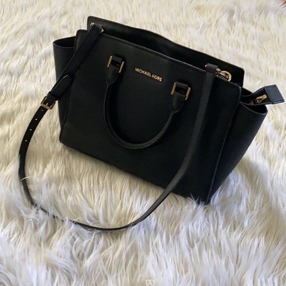 Michael Kors black purse - Picture 1 of 7